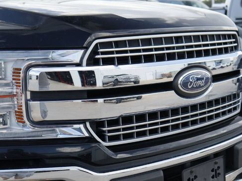 Used 2018 Ford F150 Lariat w/ Equipment Group 502A Luxury AWD/4WD image 3