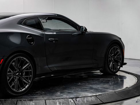 Used 2018 Chevrolet Camaro ZL1 RWD image 15