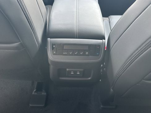 New 2026 Nissan Pathfinder SL FWD image 10