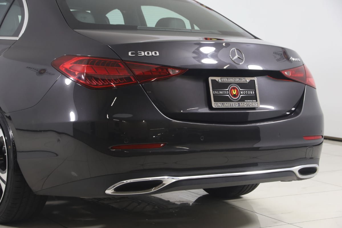 Used 2023 Mercedes-Benz C 300 4MATIC Sedan w/ Exclusive Trim Package image 21