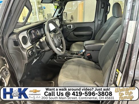 Used 2024 Jeep Wrangler Sport S image 8