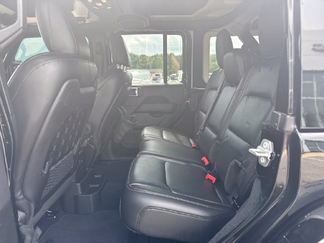 Used 2022 Jeep Wrangler Unlimited Rubicon w/ Dual Top Group AWD/4WD image 30