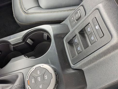 New 2025 Ford Bronco Badlands image 15