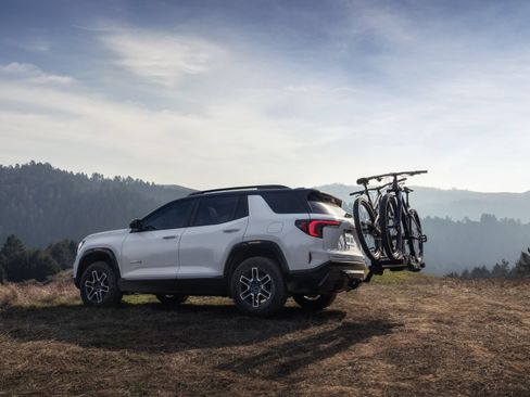 New 2027 GMC Terrain Elevation w/ Elevation Premium Package FWD image 4