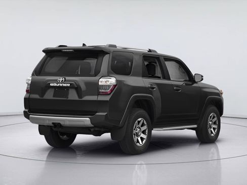 Used 2018 Toyota 4Runner TRD Off-Road AWD/4WD image 33