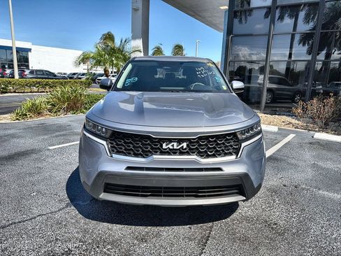 Used 2023 Kia Sorento LX FWD image 3