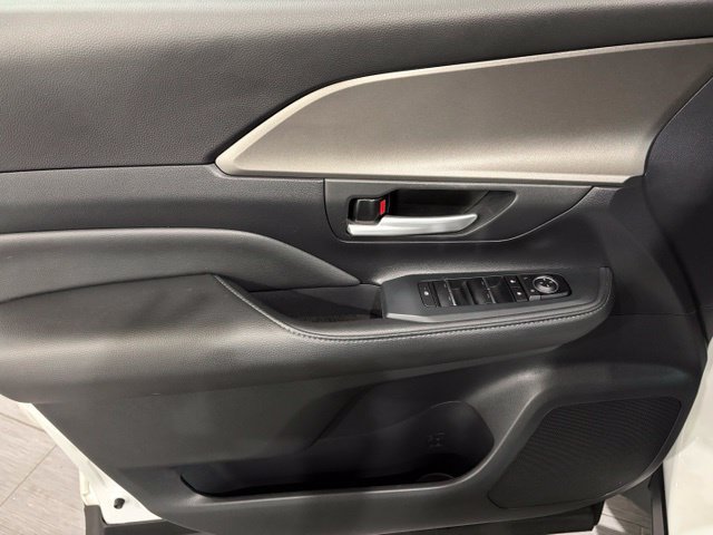 Used 2024 Toyota Grand Highlander AWD image 10