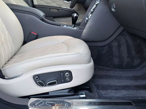 Used 2020 Bentley Mulsanne image 20