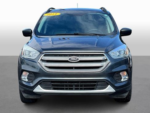 Used 2019 Ford Escape SEL image 2