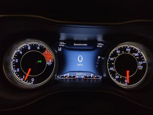 Used 2022 Jeep Cherokee Limited image 23