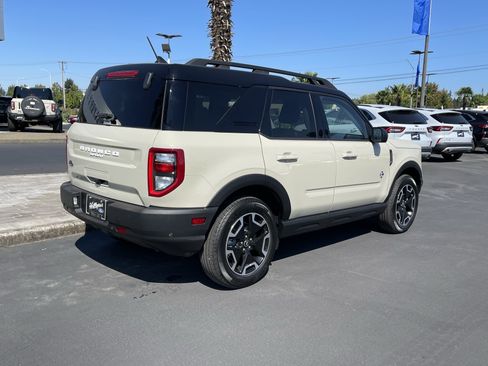 Certified 2024 Ford Bronco Sport Outer Banks AWD/4WD image 3