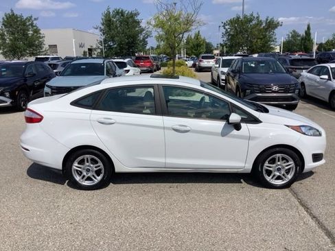 Used 2019 Ford Fiesta SE FWD image 3