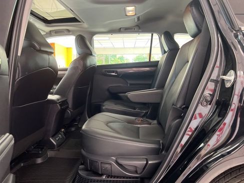 Used 2023 Toyota Highlander Limited AWD/4WD image 18