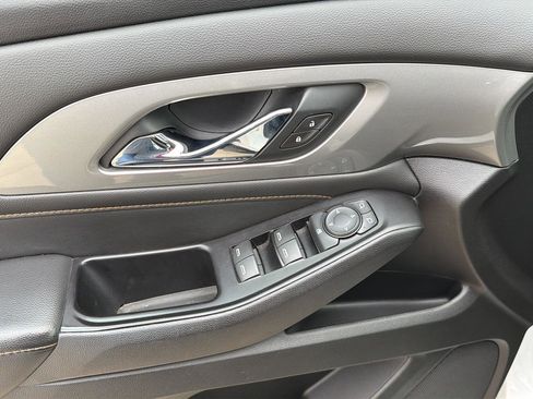 Used 2020 Chevrolet Traverse LS image 10