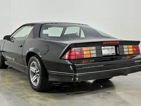 Used 1987 Chevrolet Camaro Z28 RWD image 7