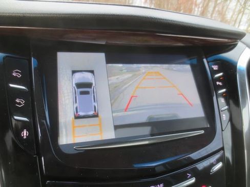 Used 2015 Cadillac Escalade Luxury image 13