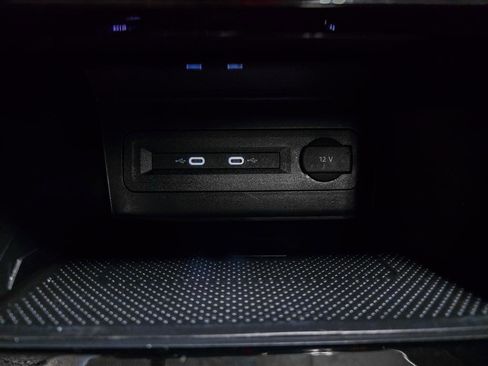 Used 2022 Volkswagen Atlas SEL Premium image 36