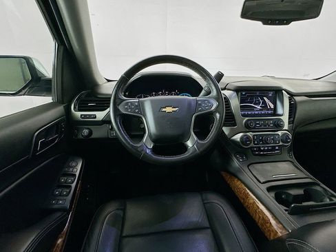 Used 2018 Chevrolet Suburban Premier image 24