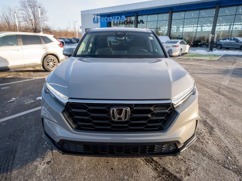 Certified 2025 Honda CR-V LX image 2