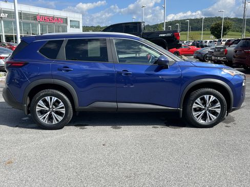 Used 2023 Nissan Rogue SV w/ SV Premium B Package AWD/4WD image 2