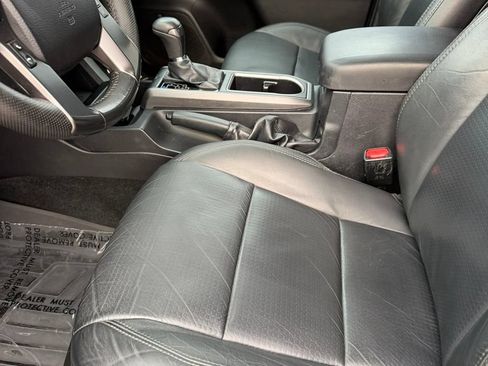 Used 2021 Toyota Tacoma TRD Sport w/ TRD Premium Sport Package AWD/4WD image 8