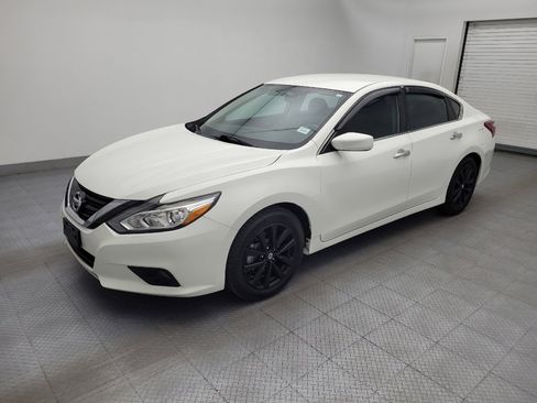 Used 2018 Nissan Altima 2.5 SV image 2