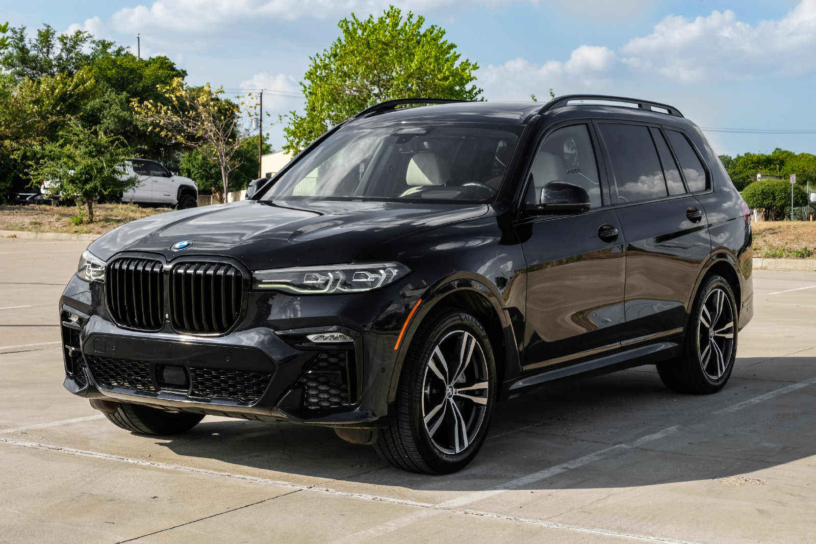 Used 2021 BMW X7 xDrive40i w/ M Sport Package AWD/4WD image 6