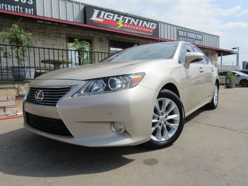 Used 2015 Lexus ES 300h w/ Premium Package w/Bamboo Trim image 1