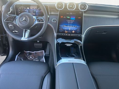 Used 2025 Mercedes-Benz GLC 350e 4MATIC image 9