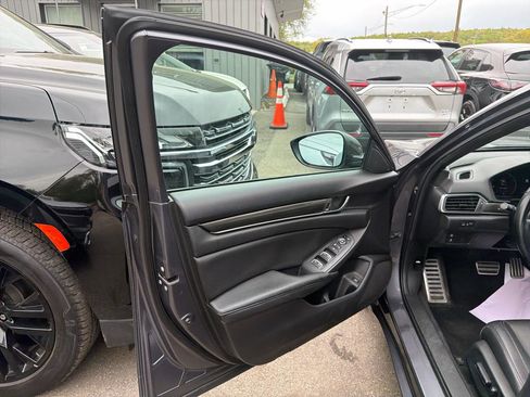 Used 2019 Honda Accord Sport image 14