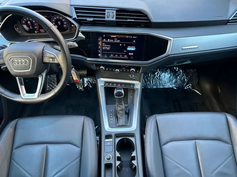 Used 2022 Audi Q3 2.0T Premium image 3