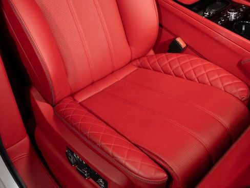 Used 2019 Bentley Bentayga image 25