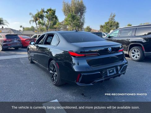 Used 2023 BMW 740i w/ Executive Package RWD image 3