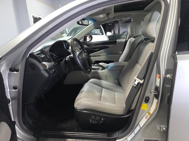 Used 2016 Lexus LS 460 AWD w/ Comfort Package image 11