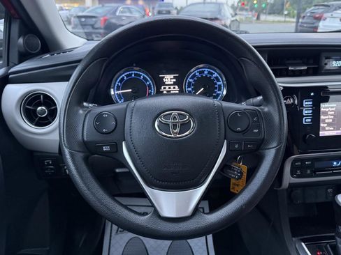 Used 2017 Toyota Corolla LE FWD image 18