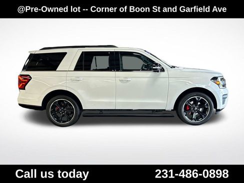 Used 2024 Ford Expedition Limited AWD/4WD image 6