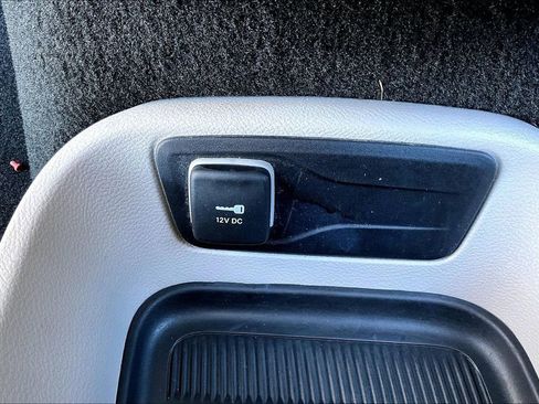 Used 2024 Chrysler Pacifica Touring-L image 16