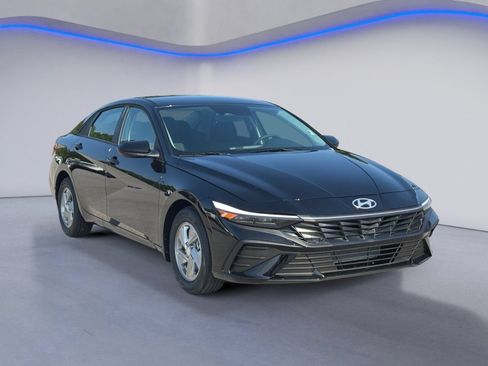 New 2026 Hyundai Elantra SE FWD image 5