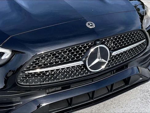 Used 2025 Mercedes-Benz C 300 4MATIC Sedan image 29