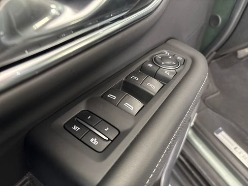 Used 2024 Chevrolet Tahoe Premier AWD/4WD image 15