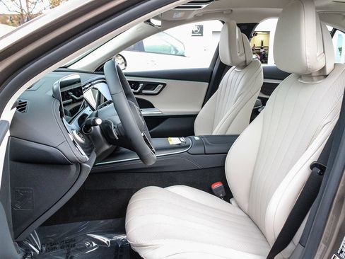 New 2026 Mercedes-Benz E 350 4MATIC Sedan image 18