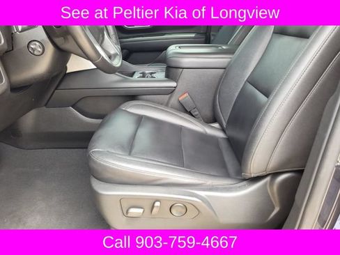 Used 2022 Chevrolet Tahoe LT w/ Luxury Package AWD/4WD image 15
