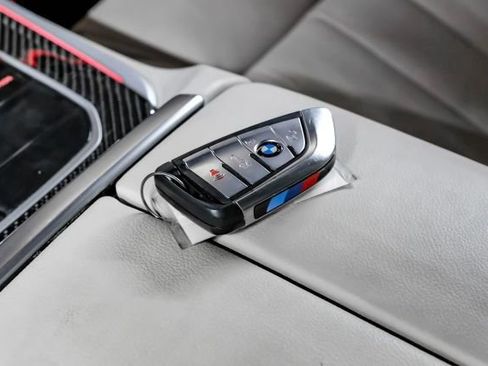 Used 2022 BMW X5 M50i w/ Premium Package image 62