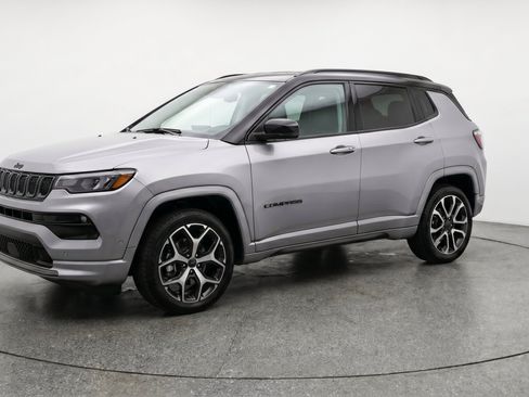 Used 2025 Jeep Compass Limited AWD/4WD image 3