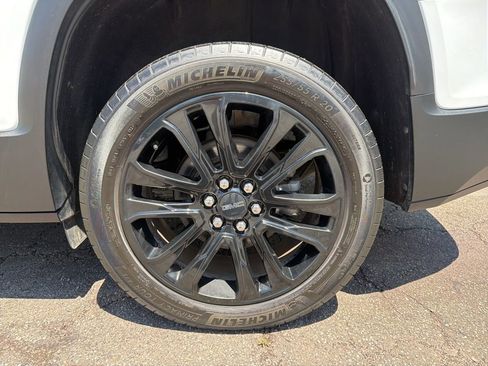 Used 2023 GMC Acadia SLE w/ Elevation Edition AWD/4WD image 30