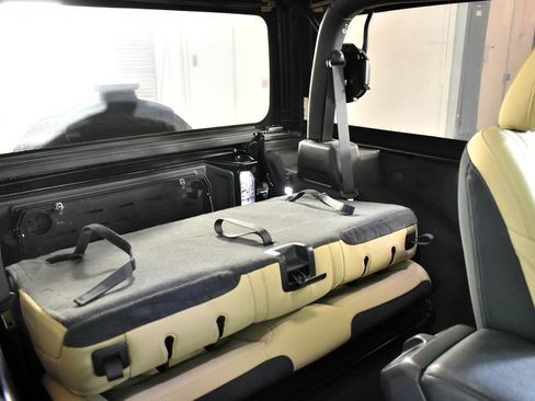 Used 2020 Jeep Wrangler Sport image 23