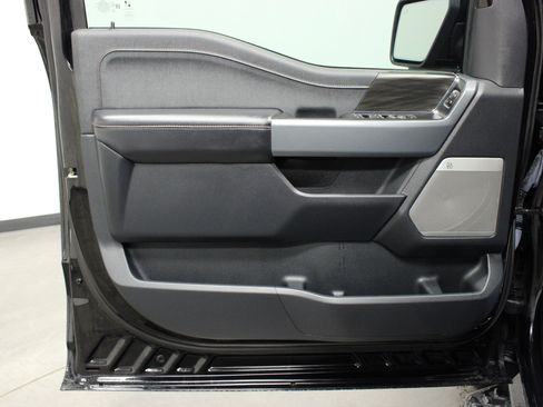 Used 2024 Ford F150 Lightning Lariat image 21