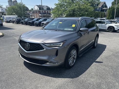Used 2023 Acura MDX SH-AWD w/ Advance Package image 2