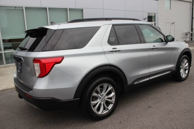 Used 2021 Ford Explorer XLT w/ Equipment Group 202A AWD/4WD image 33