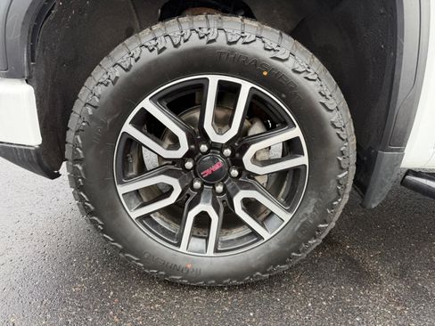 Used 2022 GMC Sierra 1500 AT4 w/ AT4 Premium Package AWD/4WD image 38